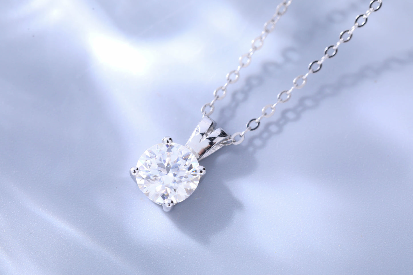 Elegant Solitaire Pendant Necklace