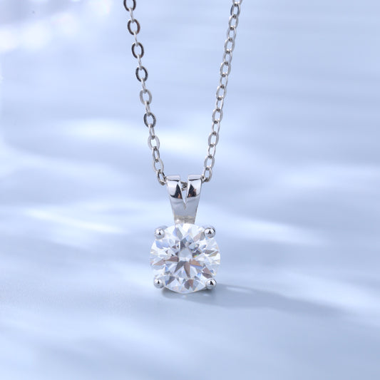 Elegant Solitaire Pendant Necklace