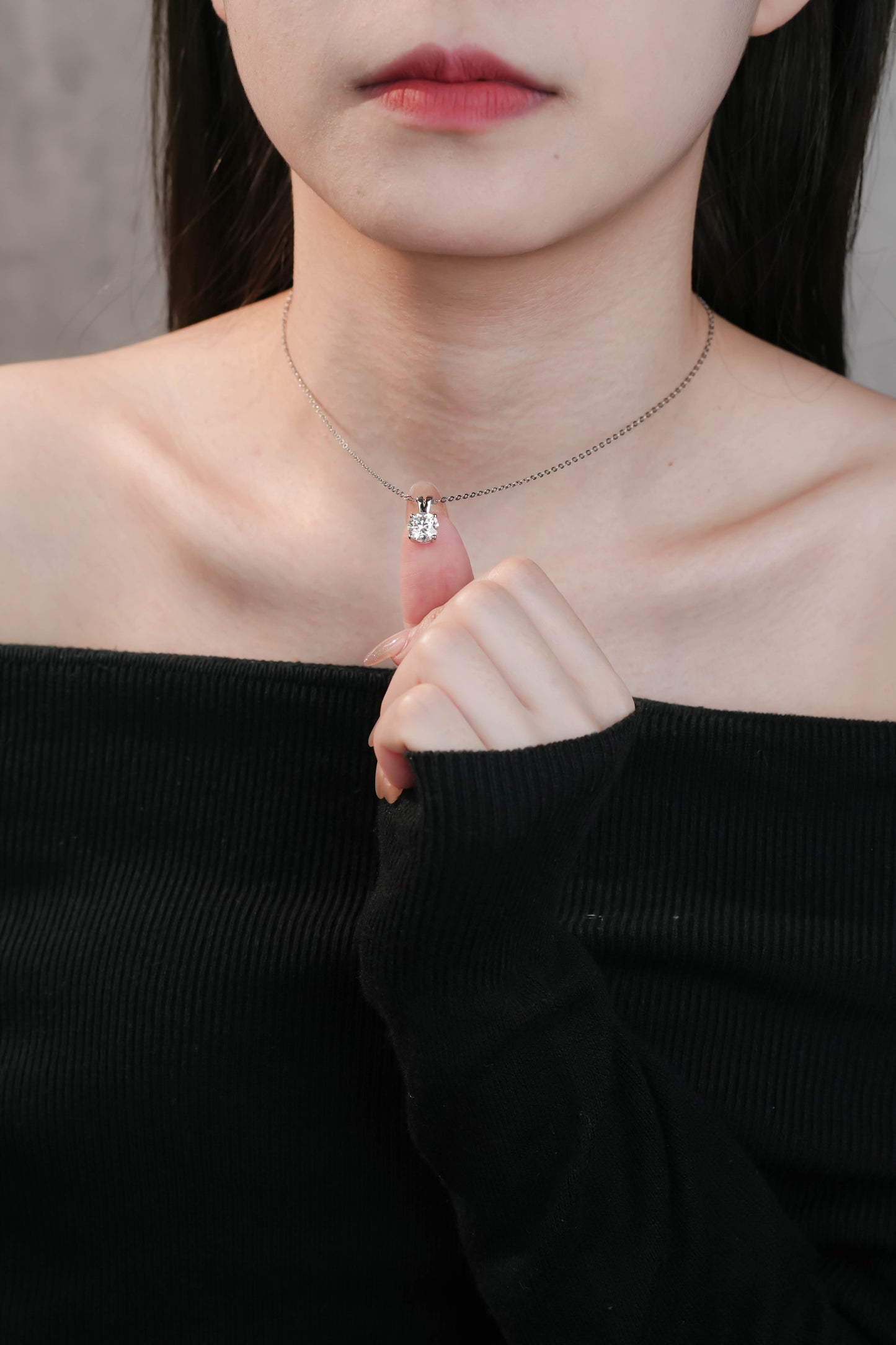 Elegant Solitaire Pendant Necklace
