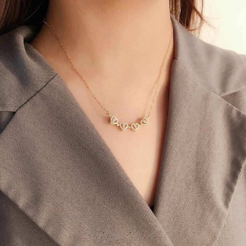 Magnetic Clover Heart Pendant Necklace