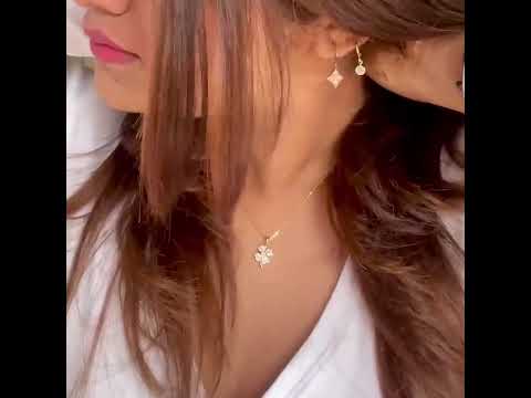 Clover Leaf Pendant Necklace - 18K Gold Plated